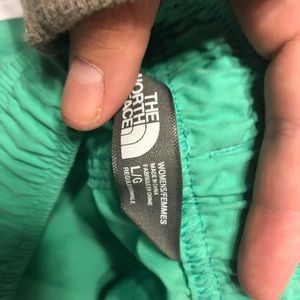 North face draw string shorts